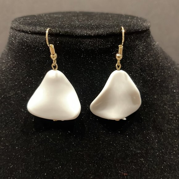 Unique White Necklace with Gold Flowers & Earring Set - Picture 6 of 6